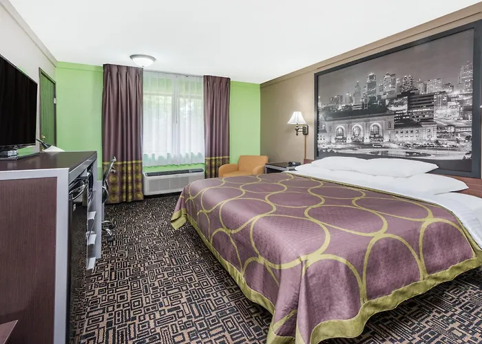 Super 8 By Wyndham Warrensburg